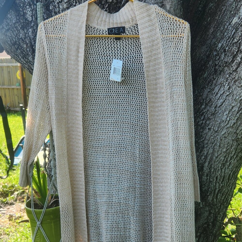 PRICE DROP  NEW;  Ladies Sweater/jacket; MED